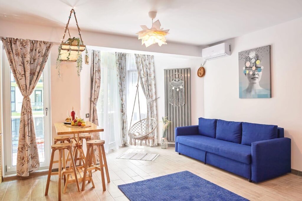 studio Three Lights Alezzi Mamaia elegant