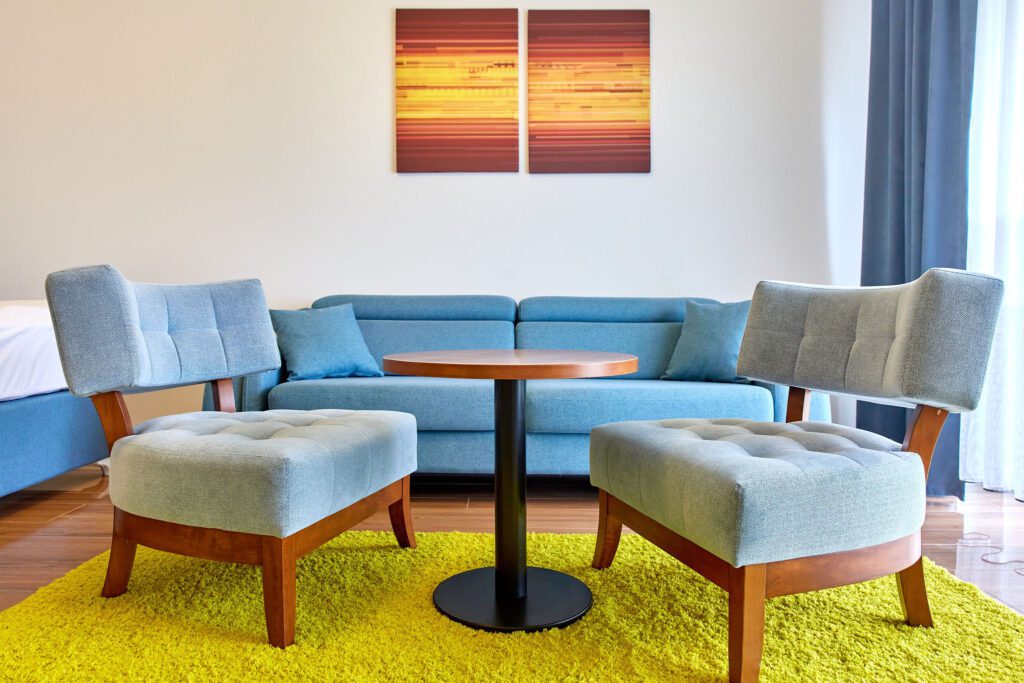 studio Glamorous White Tower Mamaia lux