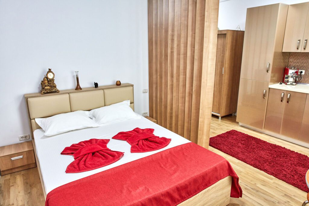studio Papaya Beach Mamaia luminos