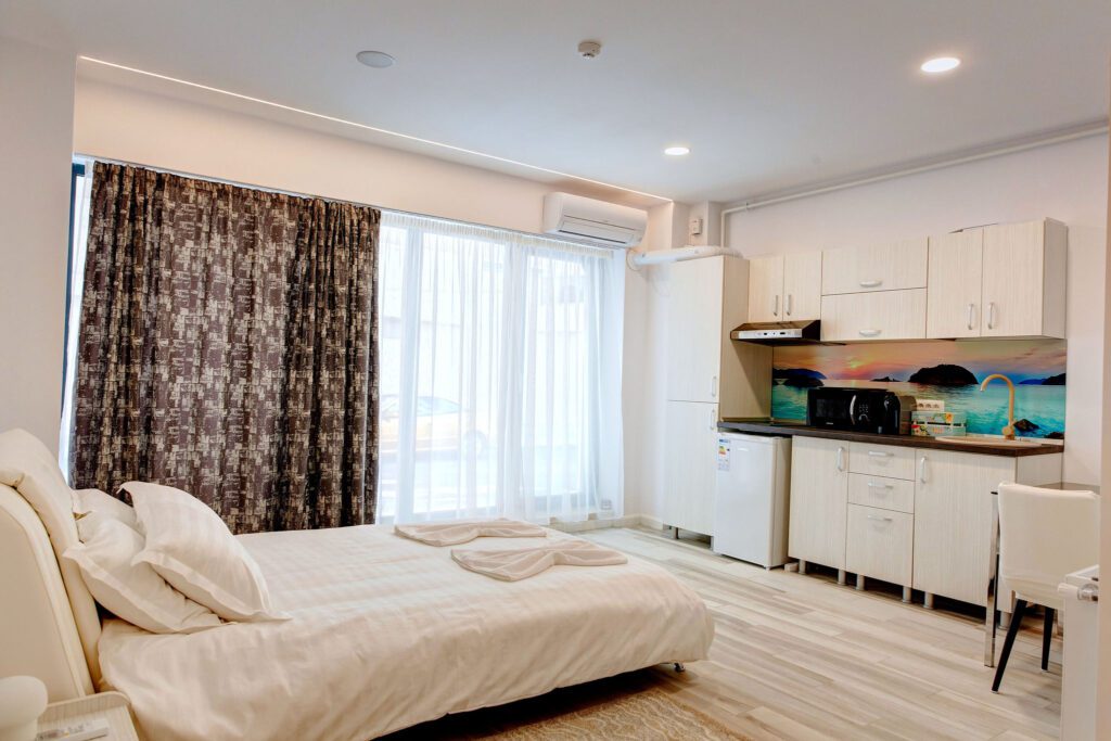 studio Bel Air Lotus Mamaia modern